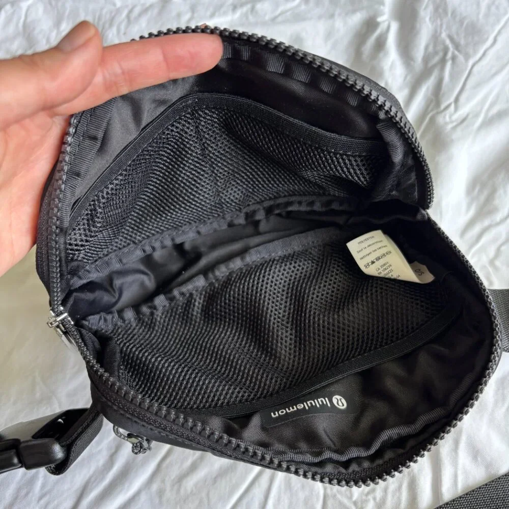 Lululemon Everywhere Belt Bag 1L in Black - Picture 4 of 7